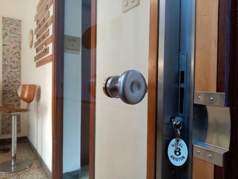 Ariston Petit Hotel Palermo Exterior photo