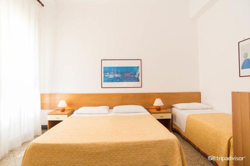 Ariston Petit Hotel Palermo Exterior photo