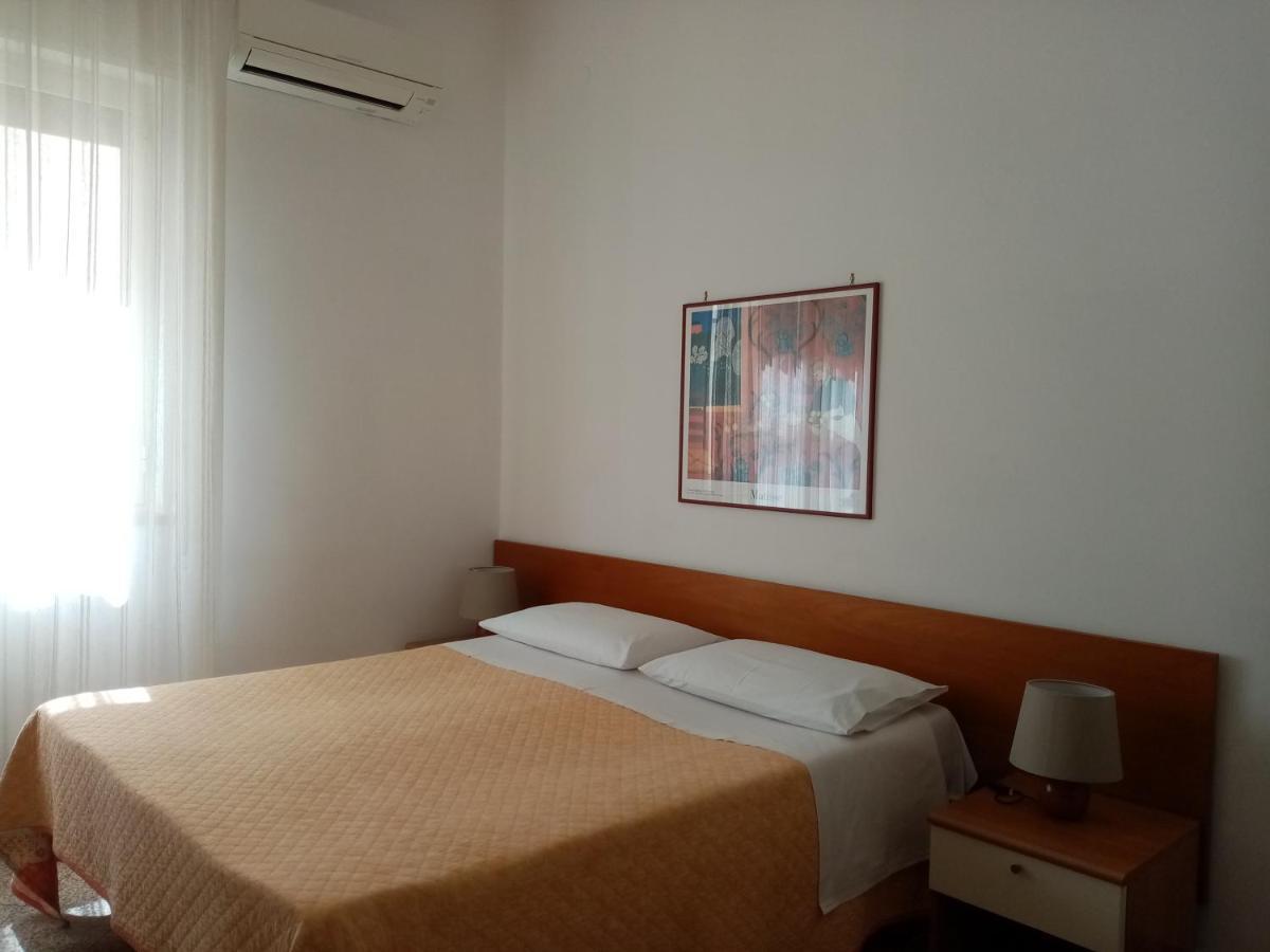 Ariston Petit Hotel Palermo Exterior photo